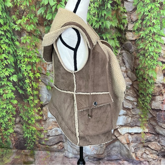 ROBBI & NIKKI Faux Shearling Vest, M - Picture 7 of 11